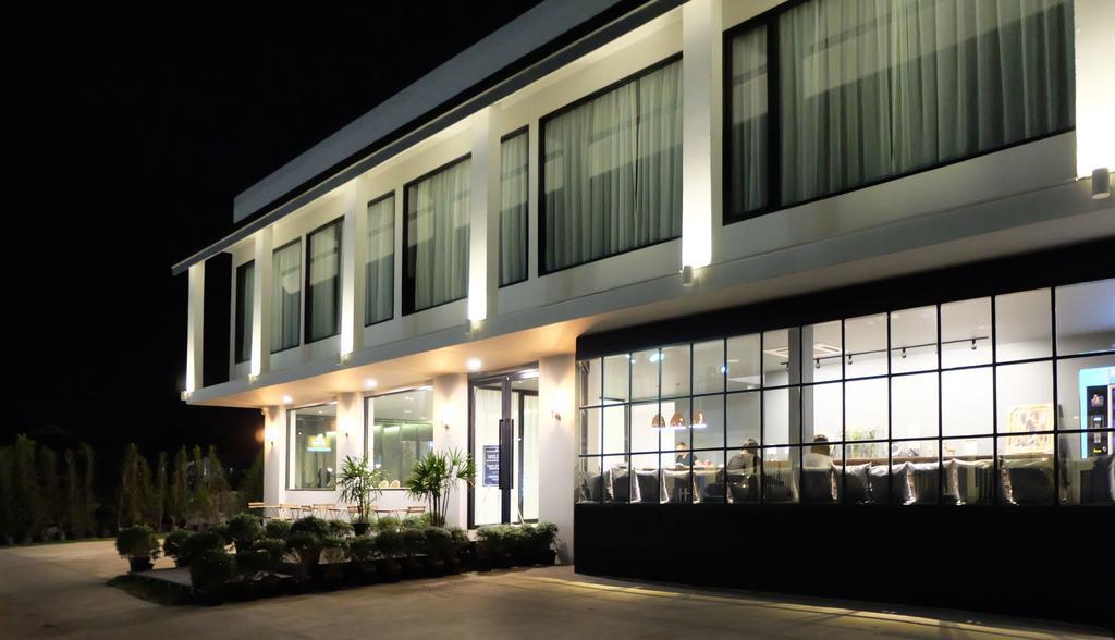 Srianunt Boutique Hotel 부리람 외부 사진