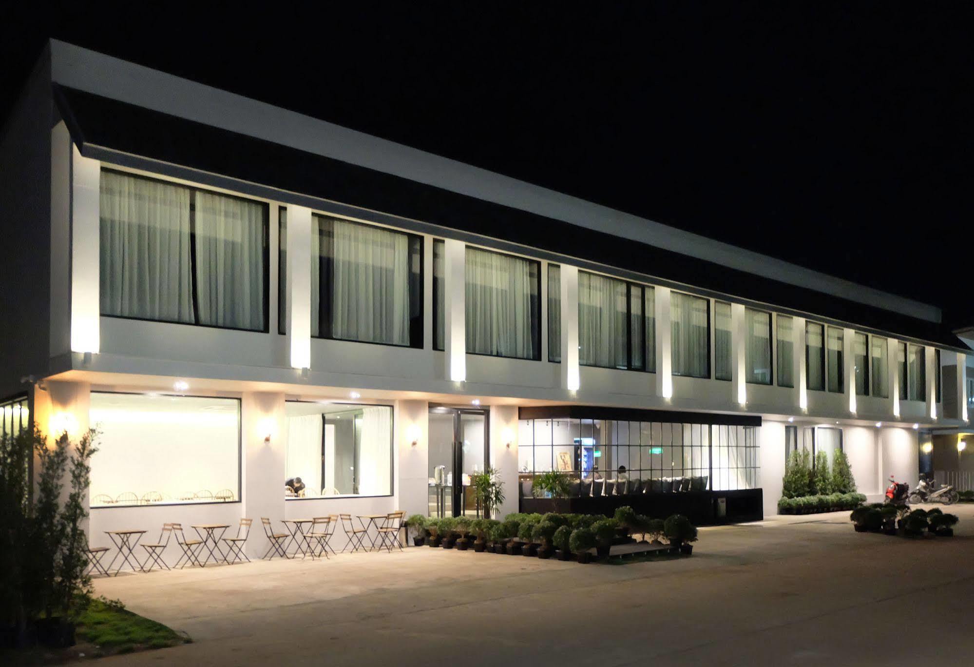 Srianunt Boutique Hotel 부리람 외부 사진